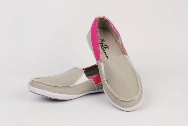 Fifth-Avenue-Winter-Shoes-Footwear-Collection-2012-13-For-Boys-Girls_04